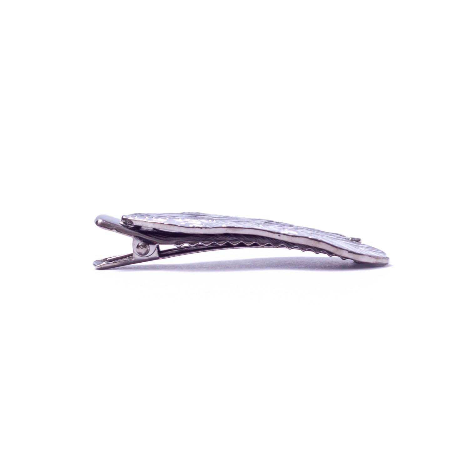 Заколка-затискач Plume neu у чорненому сріблі Le métal